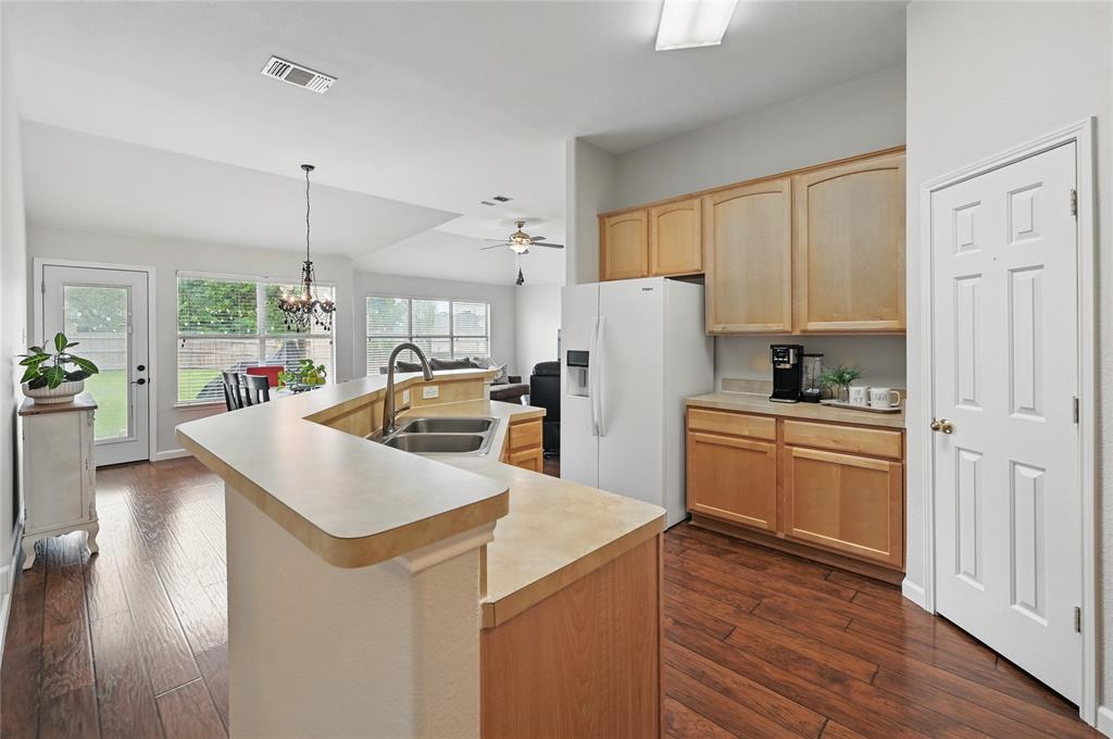 Fort Worth, Texas 76131, United States, 4 Bedrooms Bedrooms, ,2 BathroomsBathrooms,Residential,Pending,120347