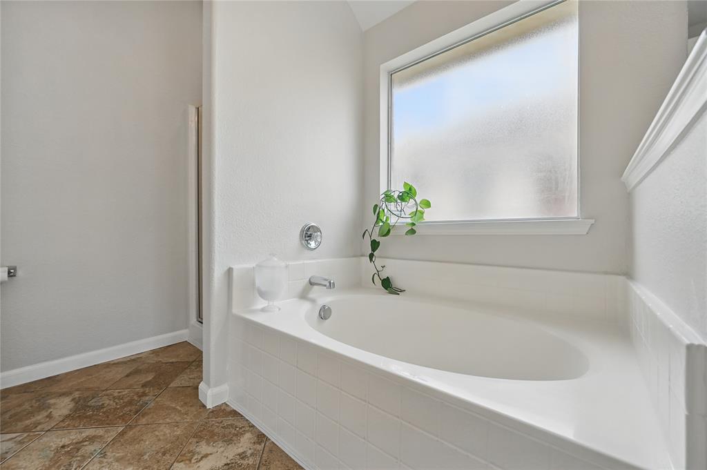 Fort Worth, Texas 76131, United States, 4 Bedrooms Bedrooms, ,2 BathroomsBathrooms,Residential,Pending,120347