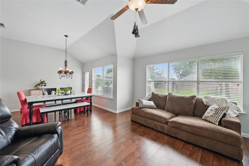 Fort Worth, Texas 76131, United States, 4 Bedrooms Bedrooms, ,2 BathroomsBathrooms,Residential,Pending,120347