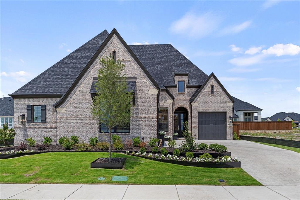 910 Montrose
