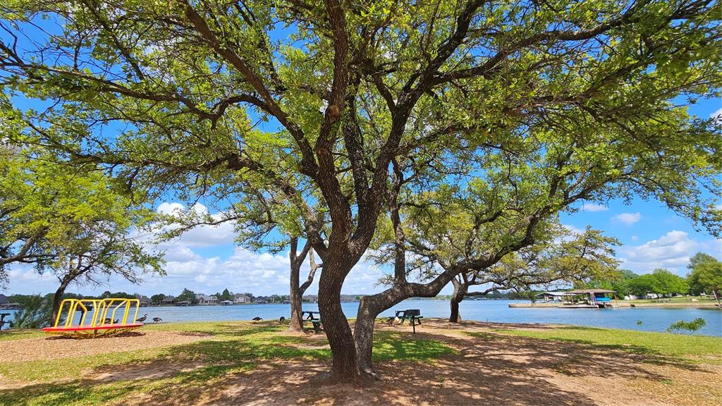 Comanche Harbor Sec E - Residential Income