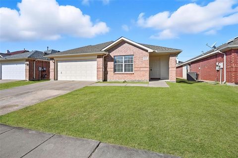 Photo of 3045 Meadowbrook Drive, Grand Prairie, TX 75052 (MLS # 21094153)
