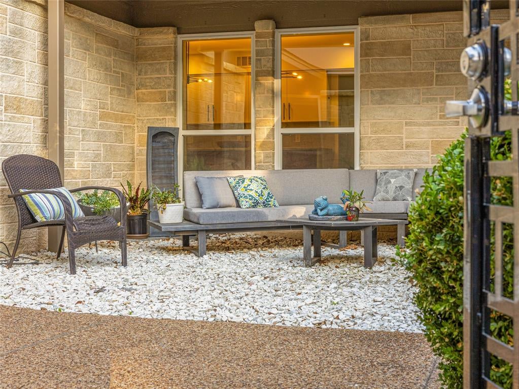 14 Windward Road