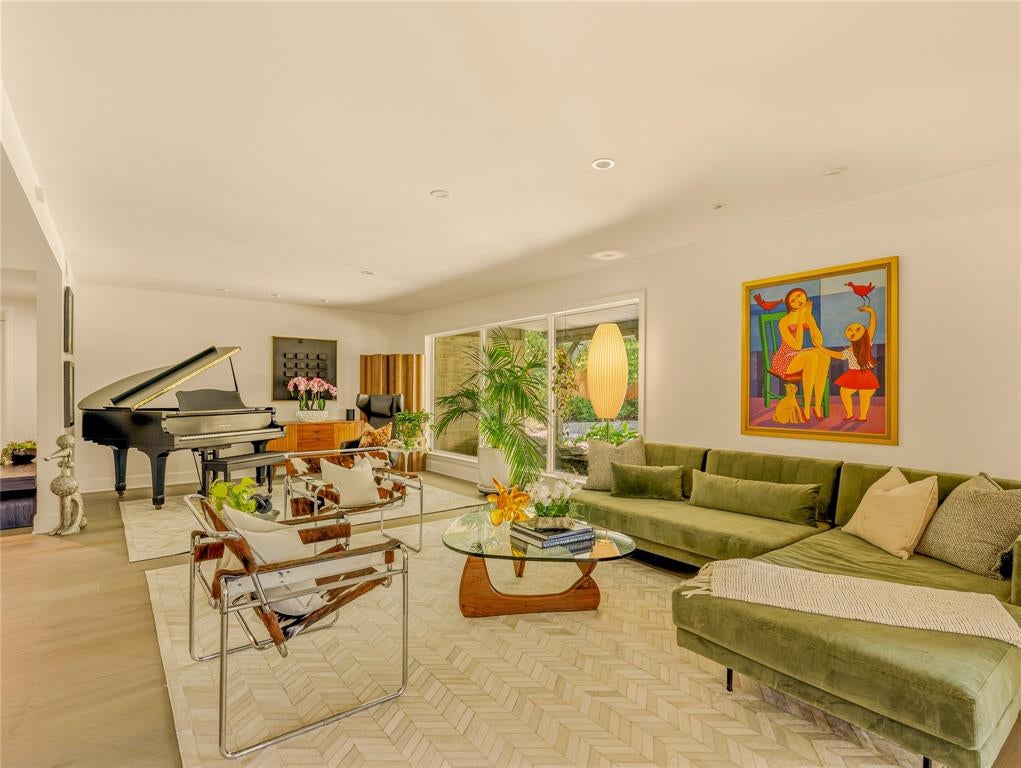 14 Windward Road
