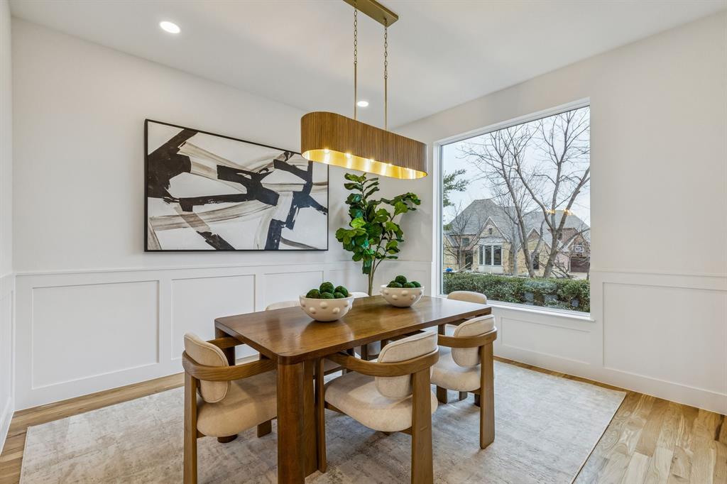 1209 Queen Peggy Lane