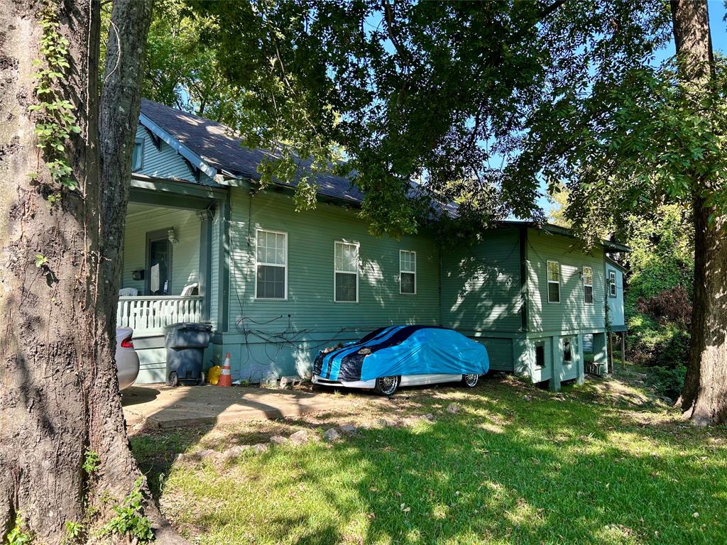 666 Buckelew Street