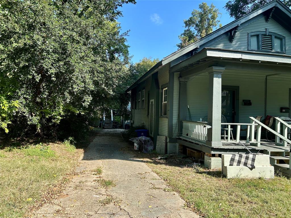 666 Buckelew Street