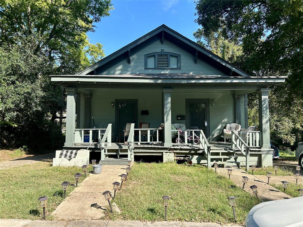666 Buckelew Street