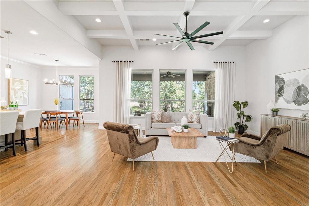 1709 Laguna S