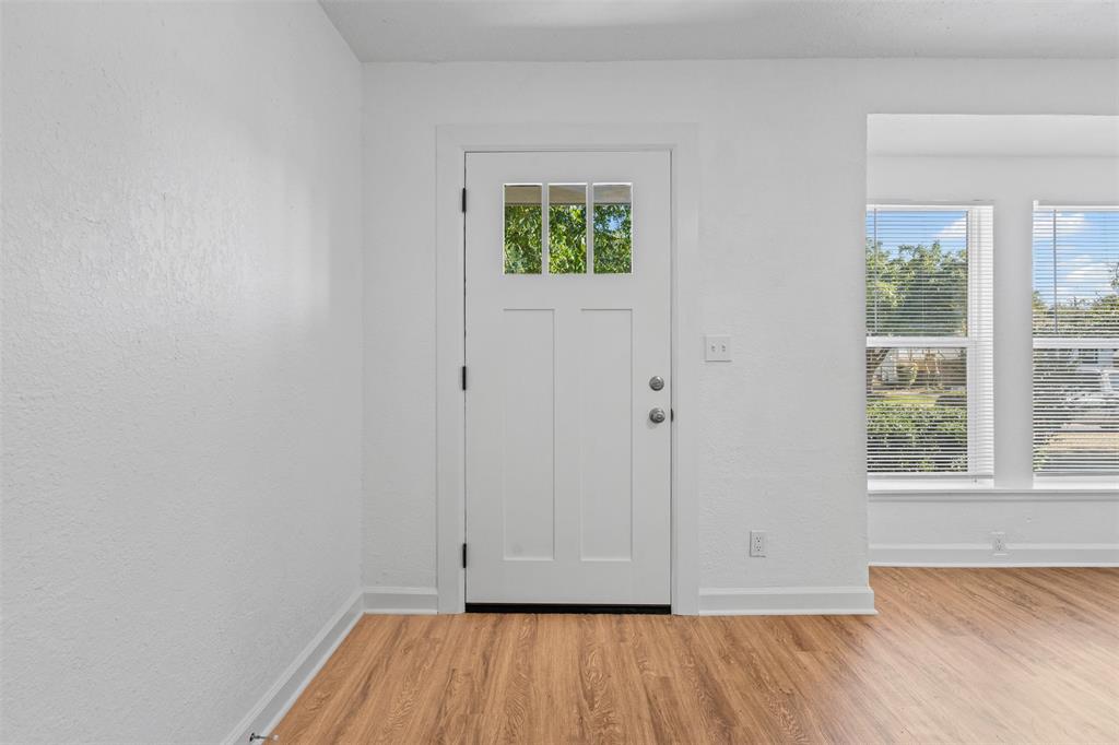 4216 Valentine Street