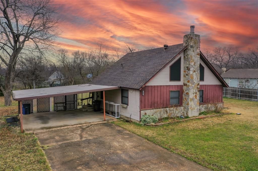 Photo of 107 Summit Street, Farmersville, TX 75442 (MLS # 21163767)