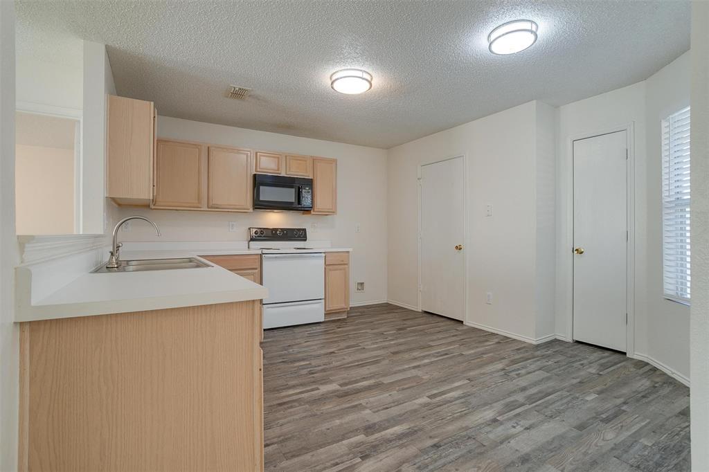 Idlewyld Place Ph 01r - Residential Lease