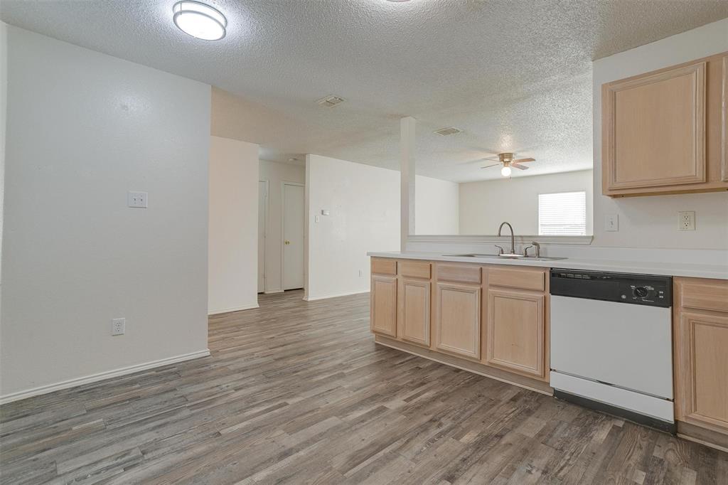 Idlewyld Place Ph 01r - Residential Lease