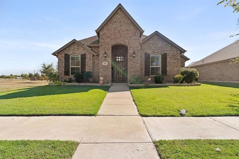 Photo of 624 Washington Avenue, Waxahachie, TX 75165 (MLS # 21090394)