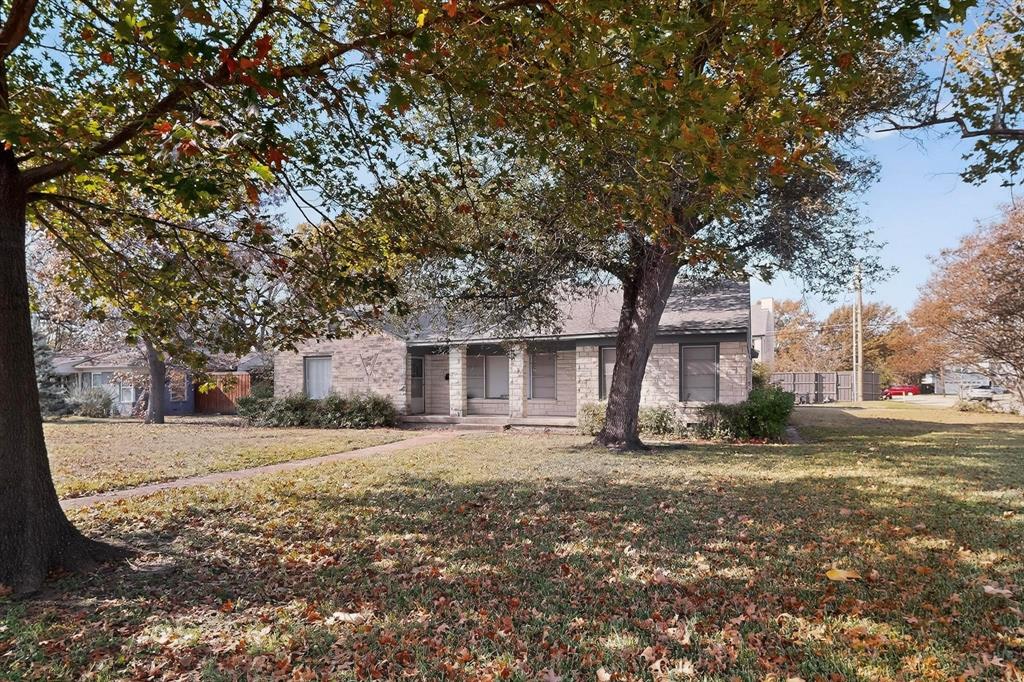 9263 Forest Hills Boulevard