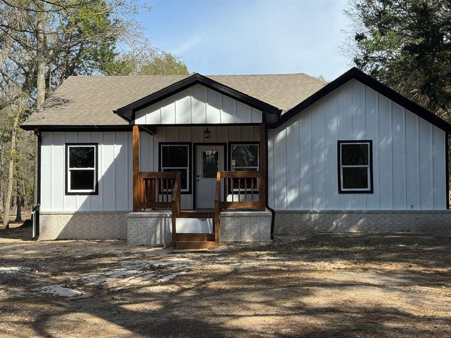 New and beautiful little home tucked in the woods on one acre and convenient to I-20, schools, churches and shopping. Quality workmanship and perfect for quiet county life out of the city limits.
