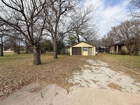 1302 Lindsey Street Denton TX 76205