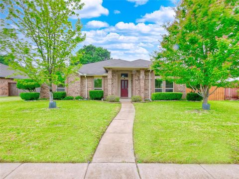Photo of 269 E Ridgegate Drive, Garland, TX 75040 (MLS # 21216011)