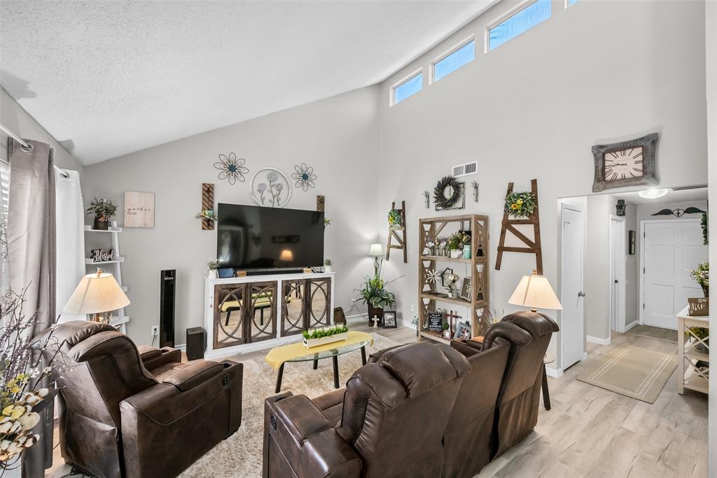 Meadowbrook Hills Chimney Wood - Residential