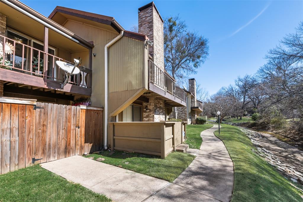 Meadowbrook Hills Chimney Wood - Residential