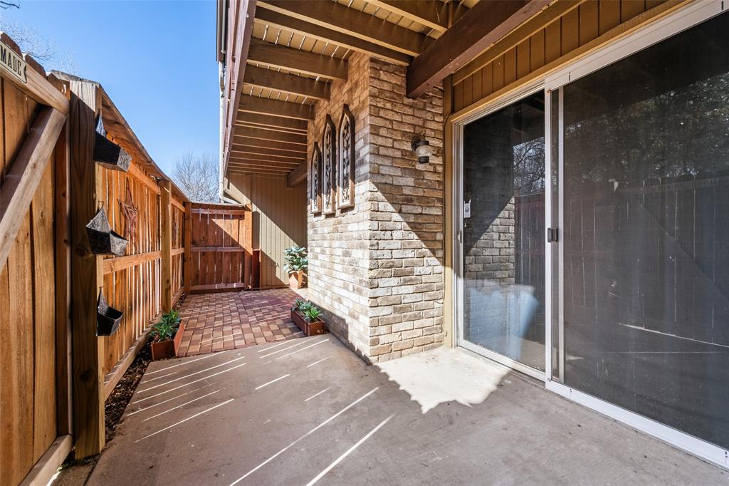 Meadowbrook Hills Chimney Wood - Residential