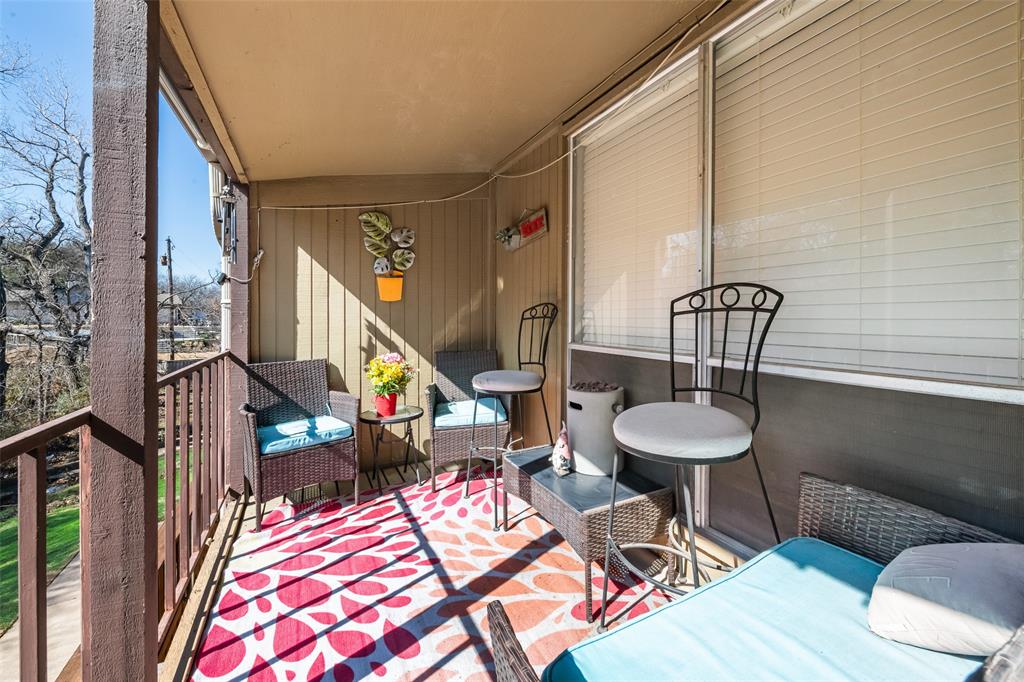 Meadowbrook Hills Chimney Wood - Residential