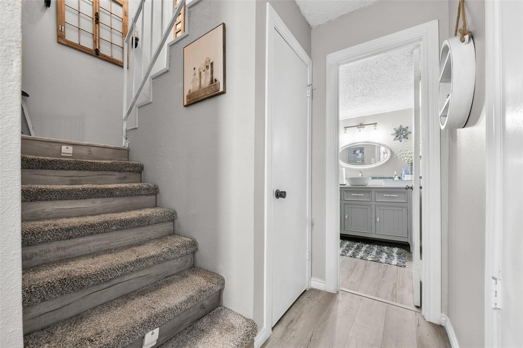 Meadowbrook Hills Chimney Wood - Residential