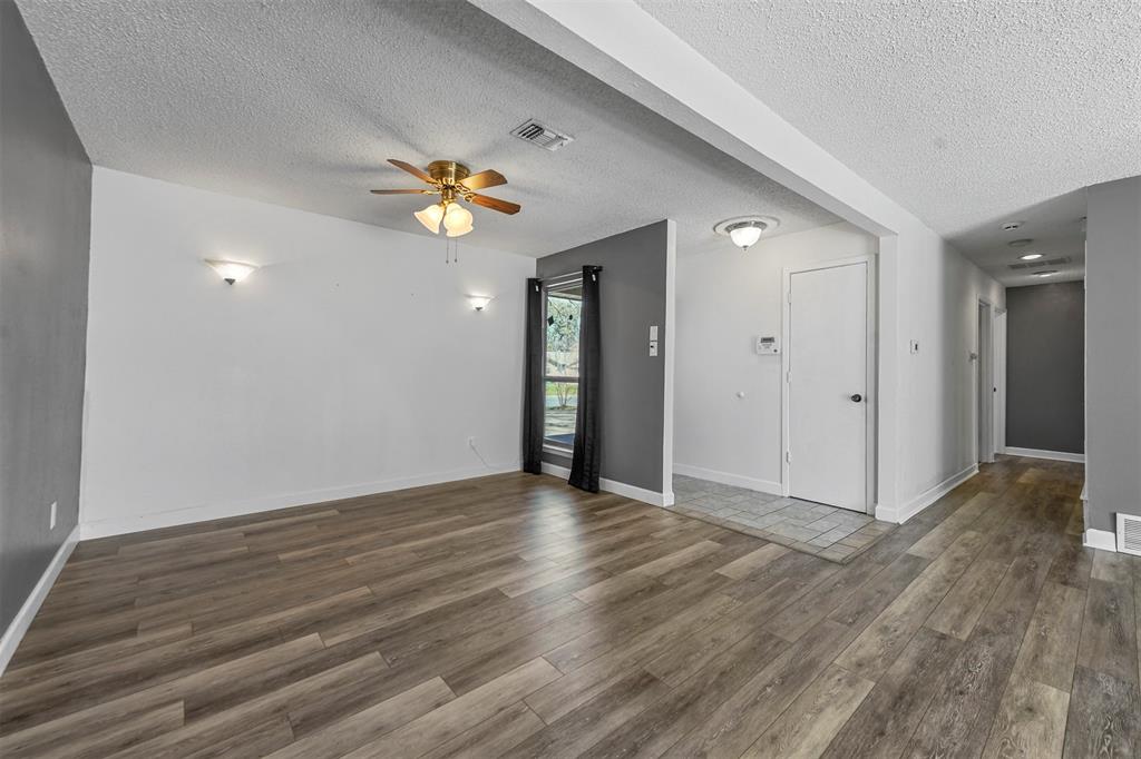 Denton, Texas 76209, United States, 3 Bedrooms Bedrooms, ,2 BathroomsBathrooms,Residential,Active,180485