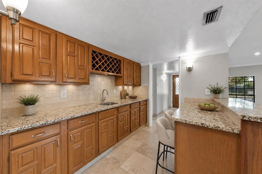 1715 Cherokee Trail