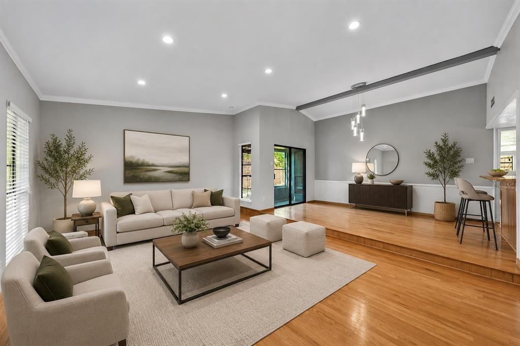 1715 Cherokee Trail