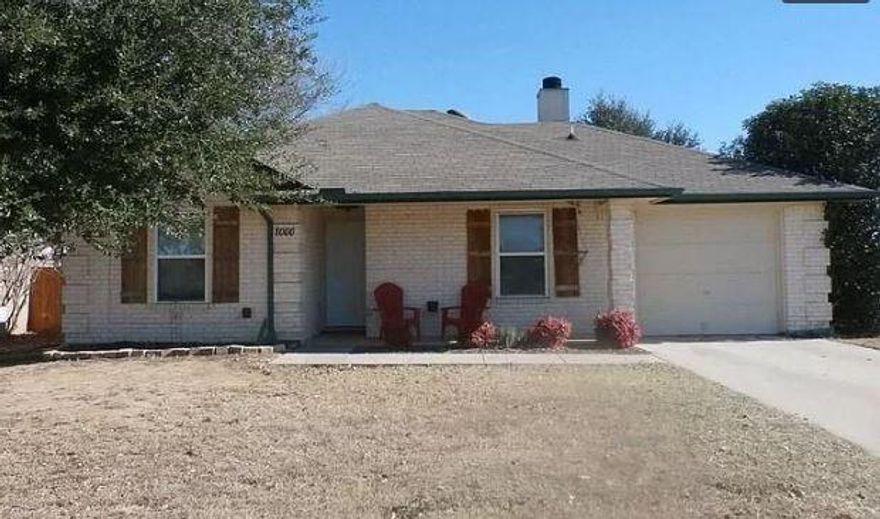 Enjoy this gorgeous home featuring living and entertainment space. This adorable home offers 4 bedroom and 2 bathroom home with carpet and tile type flooring. Home has 1 attached car garage space. The modern kitchen is equipped with modern appliances and offers updated cabinets with plenty of storage space. Home has neutral paint throughout. This home won't last long. Apply today!