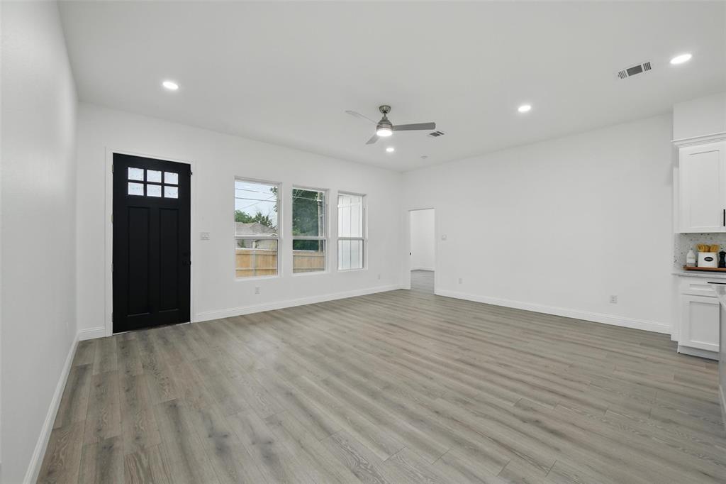 3220 N Houston