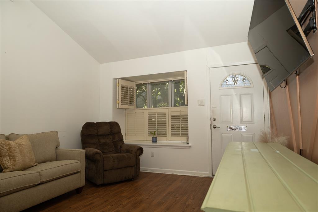 13647 Weald Green Street