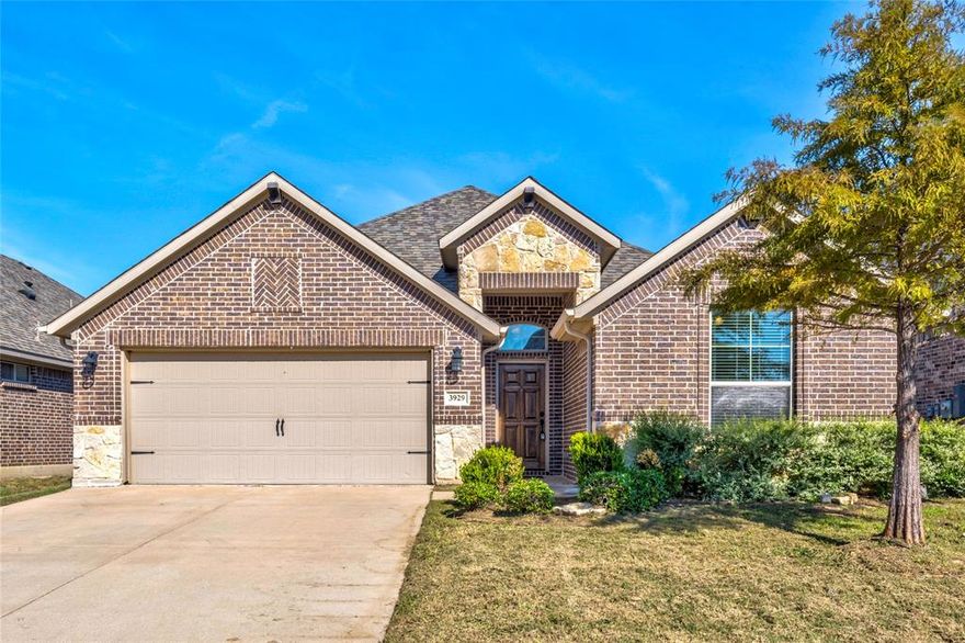 Well-maintained newer custom 3-bedroom, 2-bath home featuring stylish transitional design and thoughtful layout. Enter through a spacious foyer gallery into open living areas with vaulted ceilings, elegant lighting, and luxury vinyl plank flooring throughout. The mudroom includes a built-in bench, coat hooks, and cubbies. Enjoy a modern eat-in kitchen with a large granite island, stainless steel appliances, subway-tile backsplash, and trendy grey cabinets. Split bedrooms offer privacy, with a Jack & Jill bath for the secondary rooms and a large primary suite featuring a walk-in closet and spacious bath with a built-in shower bench. Relax on the covered patio overlooking a private fenced backyard. Conveniently located at the SEQ of E University Dr (Hwy 380) and Loop 288, close to shopping, dining, schools, and universities.