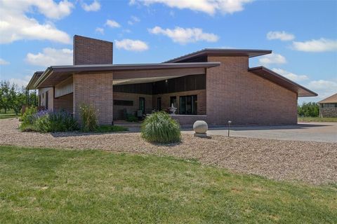 9411 King Air Drive Granbury TX 76049