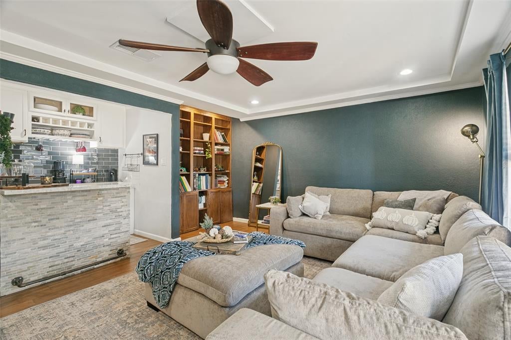 2077 Parkridge Drive