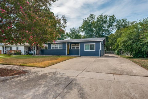 Photo of 408 E Tucker Boulevard, Arlington, TX 76010 (MLS # 21396861)