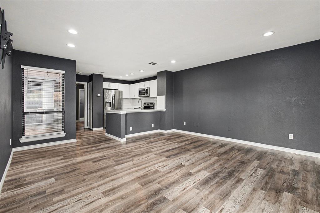 Oak Creek Condo - Residential