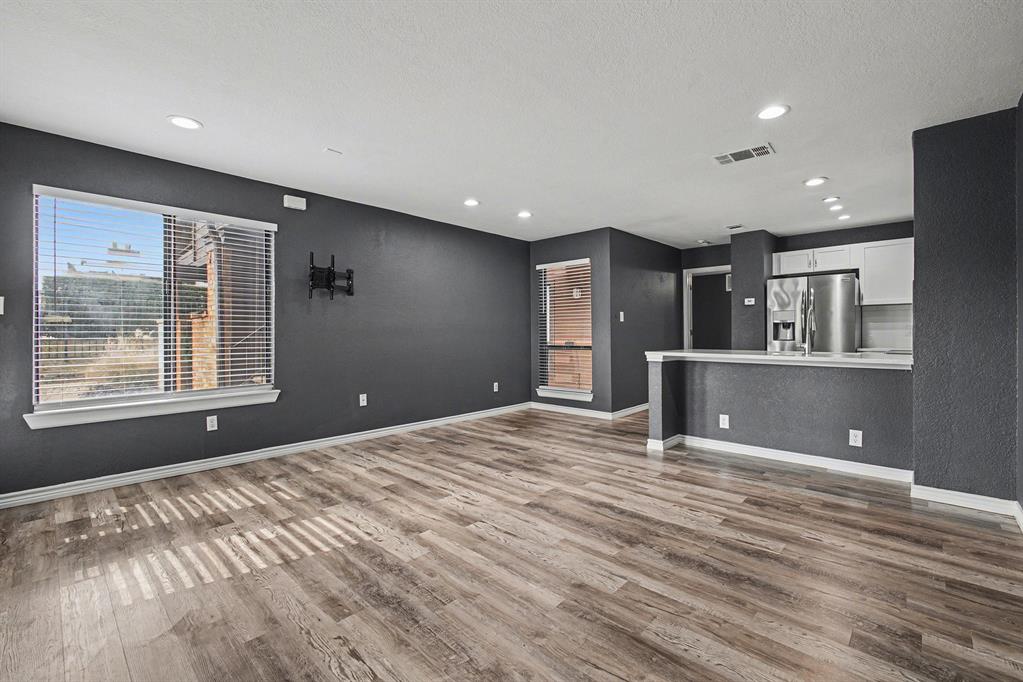 Oak Creek Condo - Residential