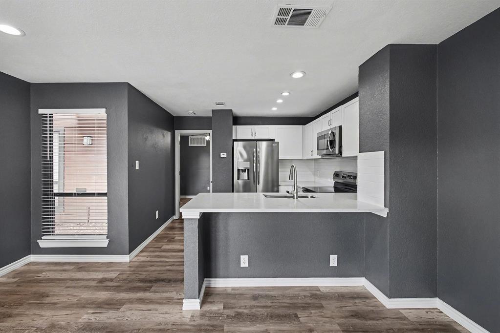 Oak Creek Condo - Residential