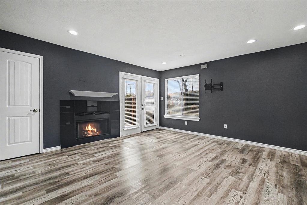 Oak Creek Condo - Residential