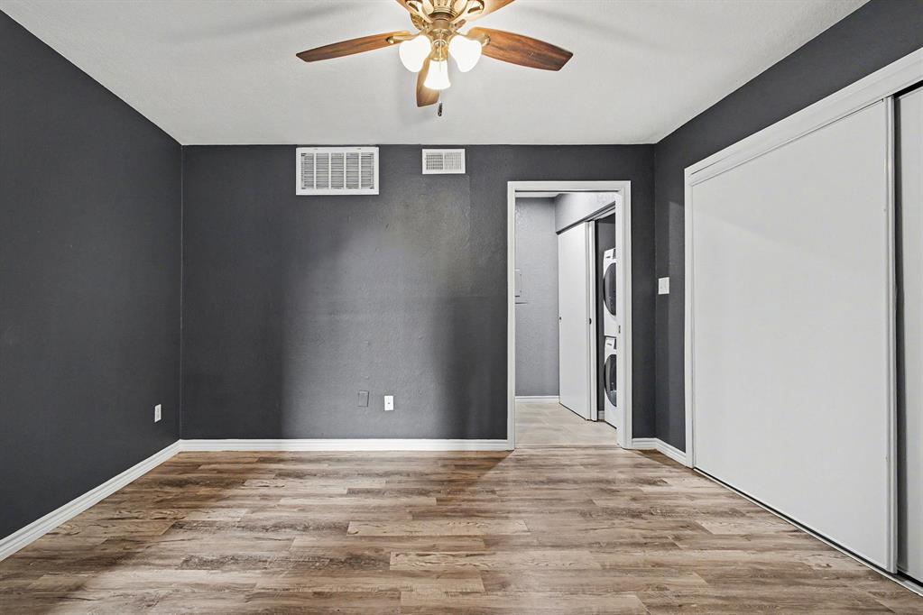 Oak Creek Condo - Residential