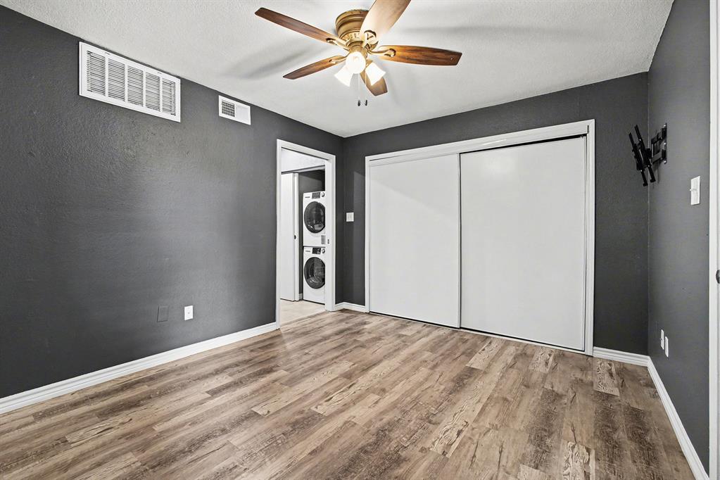 Oak Creek Condo - Residential