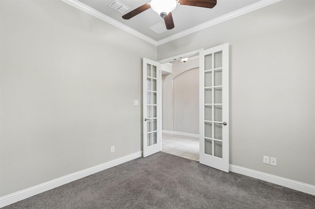 708 Feathering Way