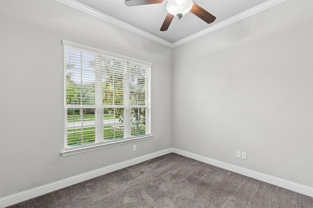 708 Feathering Way