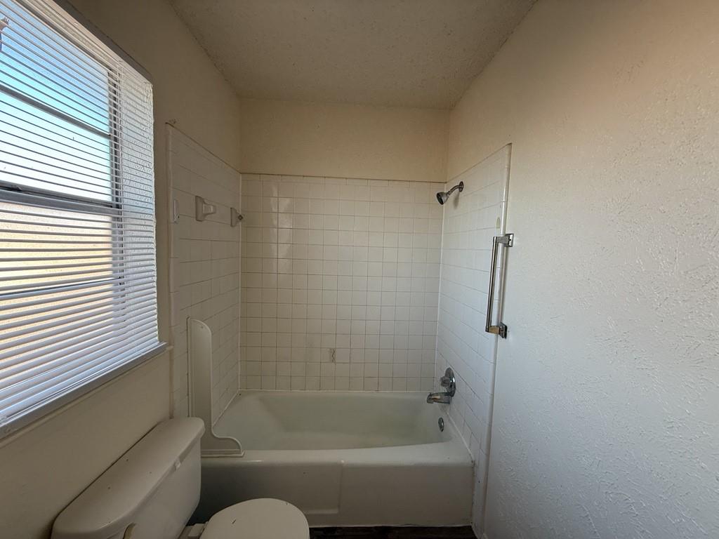 Rolling Meadows Twnhs - Residential Lease