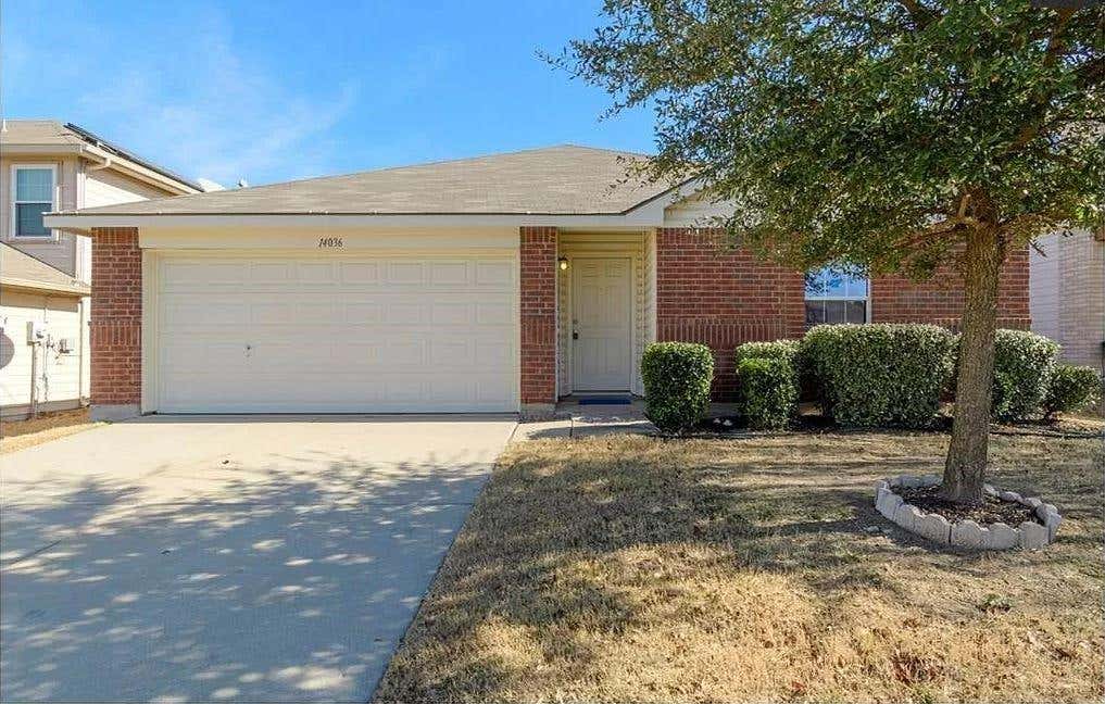 Photo of 14036 Firebush Lane, Fort Worth, TX 76052 (MLS # 21357488)