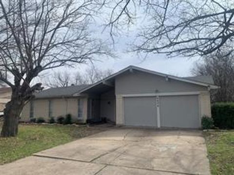 Photo of 6608 Summertime Lane, Watauga, TX 76148 (MLS # 21097365)
