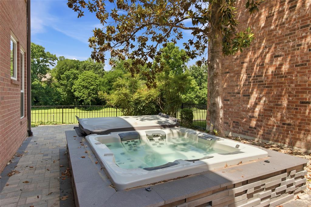 3033 Greenhill Drive