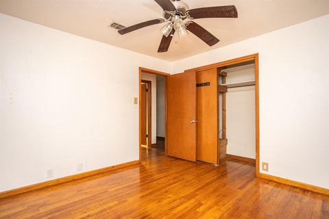 Tiny photo for 1414 Rice Avenue, Gainesville, TX 76240 (MLS # 21210428)